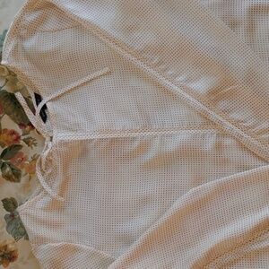 Banana Republic Women's Satin Polkadot Top in Cream and Pink size Large